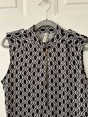 PerSeption Concept Black & White Geometric Zip-Front Sleeveless Top